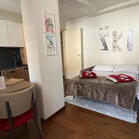 Apart-hotel Maison Poluc - Maison Adeline