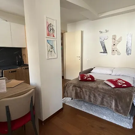 Maison Poluc - Maison Adeline Aparthotel 3*
